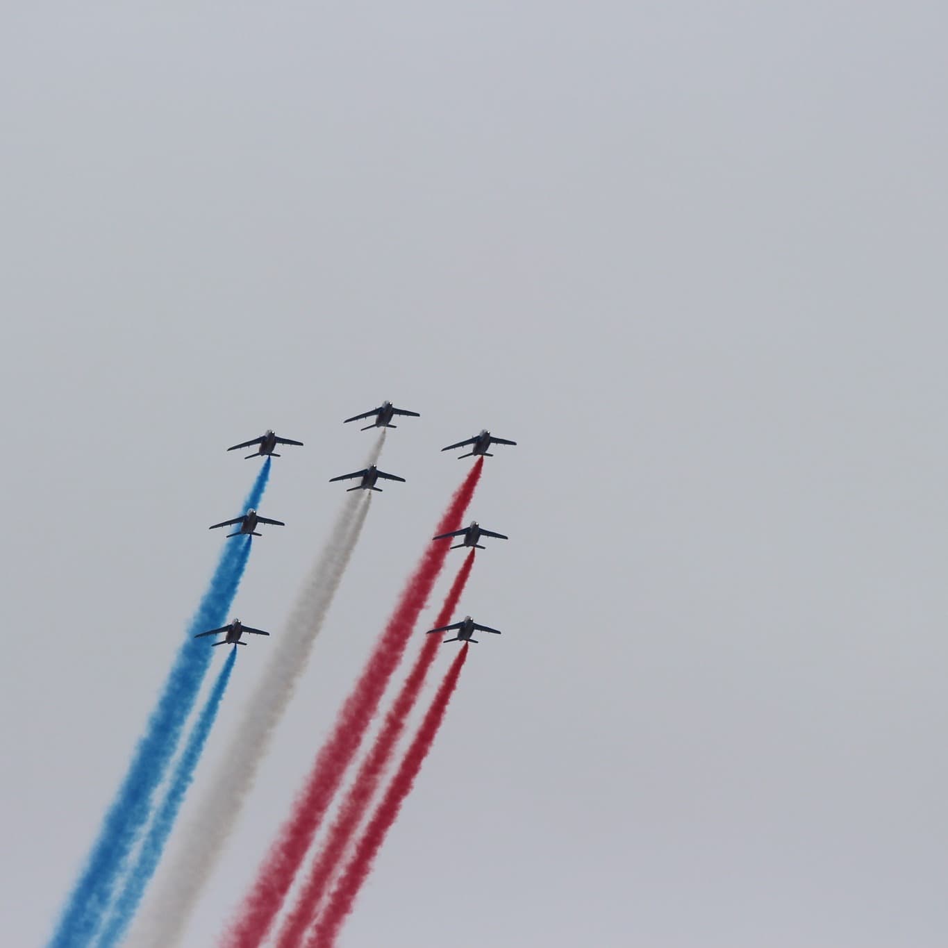 Au Rotor Club Aixois, on n'aime pas que les hélicos... 🚁✨ Aujourd'hui, nous célébrons avec enthousiasme les 70 ans de la Patrouille de France ! 🎉🇫🇷 Rejoignez-nous dans cette commémoration exceptio…